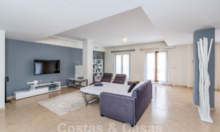 Spacieuse villa individuelle à vendre dans une résidence privée exclusive à Benahavis - Marbella 62163 