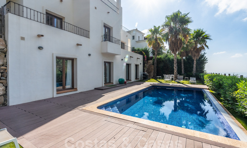Spacieuse villa individuelle à vendre dans une résidence privée exclusive à Benahavis - Marbella 62165