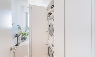 Prêt à emménager! Penthouse moderne et luxueux à vendre sur le terrain de golf, avec vue sur la mer et le golf, East Marbella 62295 