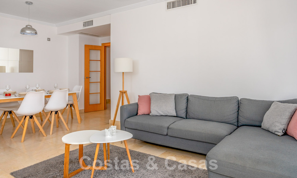 Spacieux appartement moderne à vendre avec vue panoramique sur le golf et la mer dans un complexe de golf cinq étoiles à Benahavis - Marbella 62328