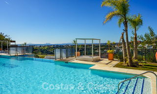 Spacieux appartement moderne à vendre avec vue panoramique sur le golf et la mer dans un complexe de golf cinq étoiles à Benahavis - Marbella 62340 