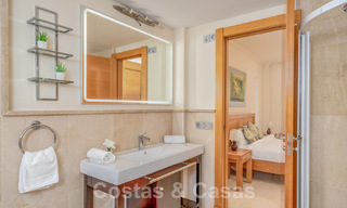 Appartement à vendre prêt à emménager avec vue imprenable sur le golf et la mer dans un complexe golfique exclusif à Benahavis - Marbella 62347 