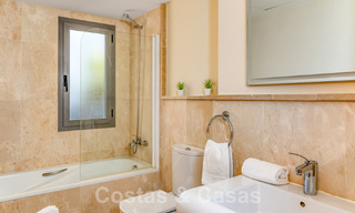 Appartement à vendre prêt à emménager avec vue imprenable sur le golf et la mer dans un complexe golfique exclusif à Benahavis - Marbella 62351 