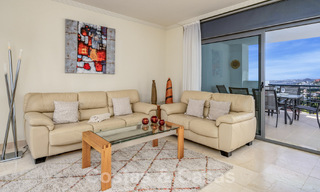 Appartement à vendre prêt à emménager avec vue imprenable sur le golf et la mer dans un complexe golfique exclusif à Benahavis - Marbella 62359 