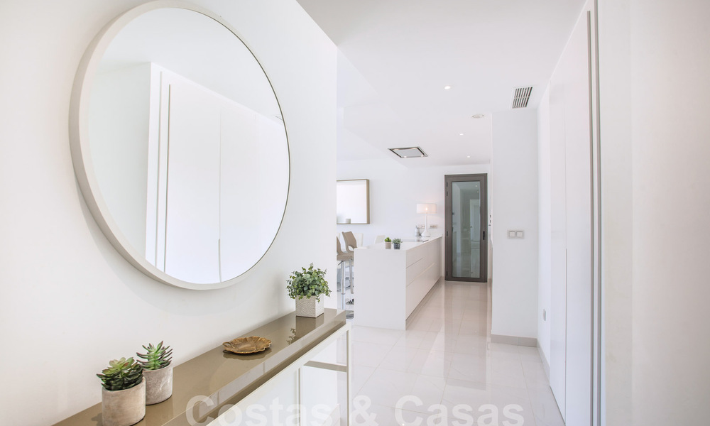Appartement moderne de 3 chambres à coucher avec terrasses spacieuses à vendre sur le nouveau Golden Mile entre Marbella et Estepona 62512