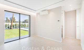 Nouvelle villa méditerranéenne moderne de plain-pied à vendre, frontline golf, proche de San Pedro - Marbella 62552 