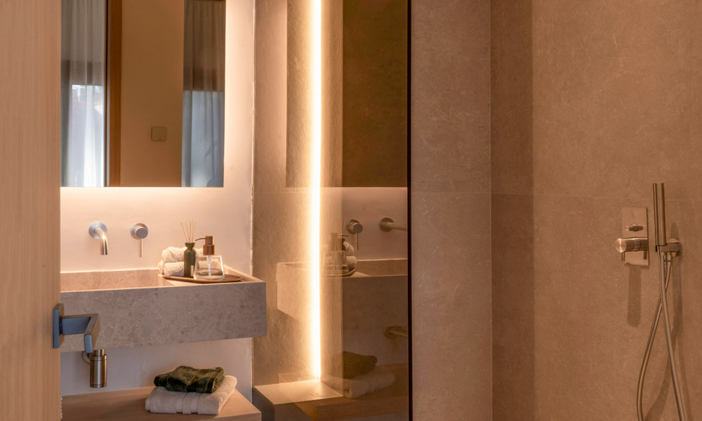 Appartement moderne rénové dans un complexe balnéaire exclusif sur le nouveau Golden Mile entre Marbella et Estepona 62619