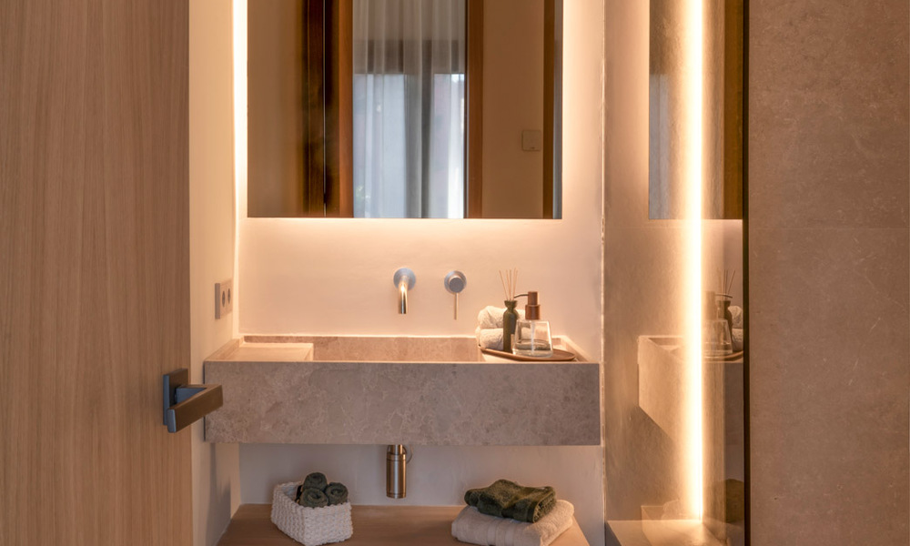 Appartement moderne rénové dans un complexe balnéaire exclusif sur le nouveau Golden Mile entre Marbella et Estepona 62620