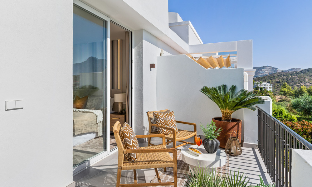 Maison élégamment rénovée à vendre, adjacente au terrain de golf de La Quinta à Benahavis - Marbella 62799