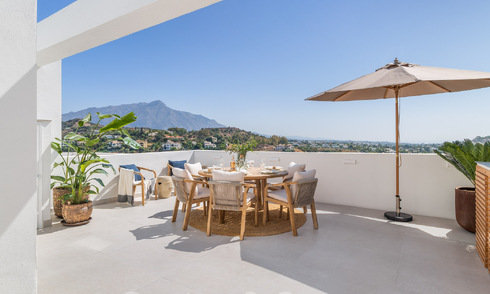 Maison élégamment rénovée à vendre, adjacente au terrain de golf de La Quinta à Benahavis - Marbella 62808