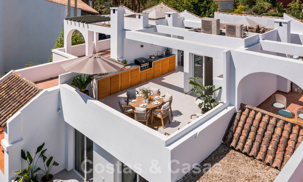 Maison élégamment rénovée à vendre, adjacente au terrain de golf de La Quinta à Benahavis - Marbella 62821
