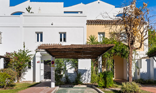 Maison élégamment rénovée à vendre, adjacente au terrain de golf de La Quinta à Benahavis - Marbella 62830 