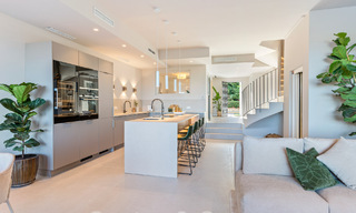 Maison élégamment rénovée à vendre, adjacente au terrain de golf de La Quinta à Benahavis - Marbella 62834 