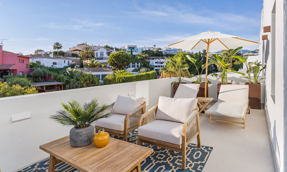 Maison élégamment rénovée à vendre, adjacente au terrain de golf de La Quinta à Benahavis - Marbella 62838