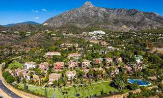 Maison méditerranéenne luxueusement rénovée à vendre dans un quartier résidentiel fermé exclusif sur le Golden Mile de Marbella 62726 