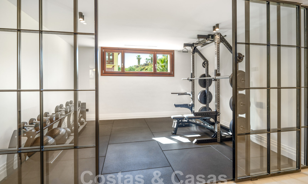 Maison méditerranéenne luxueusement rénovée à vendre dans un quartier résidentiel fermé exclusif sur le Golden Mile de Marbella 62746