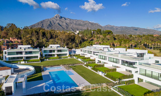Revente! Villas de luxe prêtes à emménager, à vendre dans un nouveau complexe innovant composé de 12 villas sophistiquées avec vue sur la mer, sur le Golden Mile de Marbella 62654 