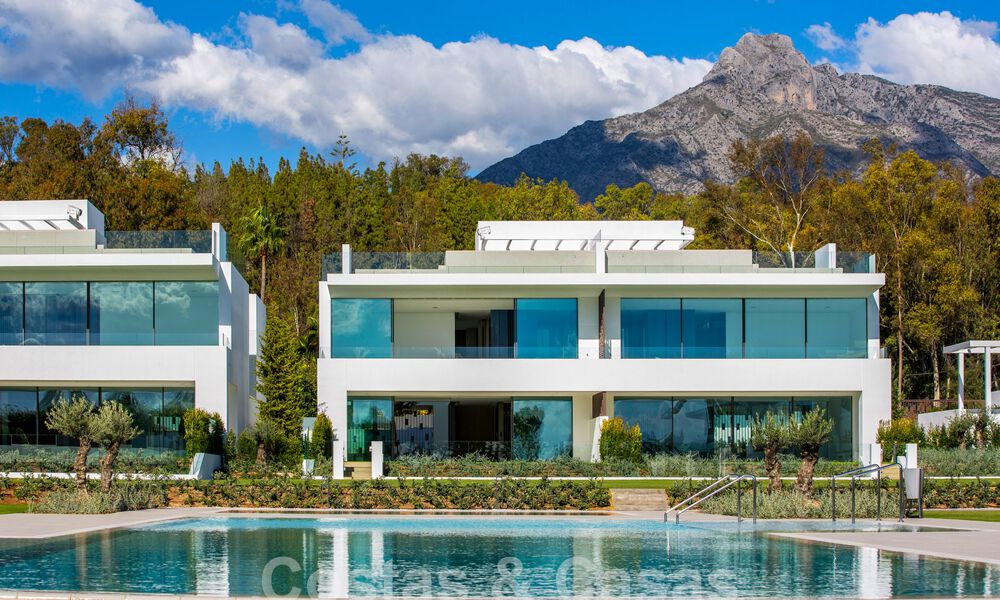 Revente! Villas de luxe prêtes à emménager, à vendre dans un nouveau complexe innovant composé de 12 villas sophistiquées avec vue sur la mer, sur le Golden Mile de Marbella 62656