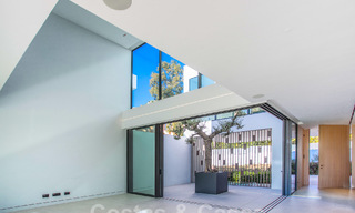 Villas de luxe prêtes à emménager, à vendre dans un nouveau complexe innovant composé de 12 villas sophistiquées avec vue sur la mer, sur le Golden Mile de Marbella 62666 
