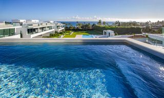 Villas de luxe prêtes à emménager, à vendre dans un nouveau complexe innovant composé de 12 villas sophistiquées avec vue sur la mer, sur le Golden Mile de Marbella 62686 