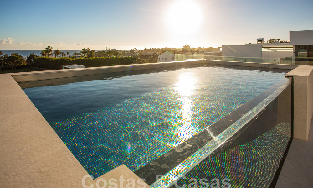 Revente! Villas de luxe prêtes à emménager, à vendre dans un nouveau complexe innovant composé de 12 villas sophistiquées avec vue sur la mer, sur le Golden Mile de Marbella 62690