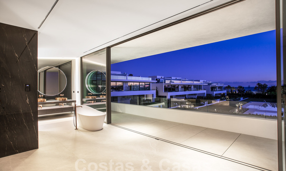 Revente! Villas de luxe prêtes à emménager, à vendre dans un nouveau complexe innovant composé de 12 villas sophistiquées avec vue sur la mer, sur le Golden Mile de Marbella 62704