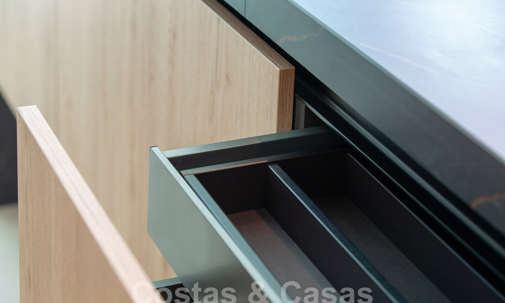 Villas de luxe prêtes à emménager, à vendre dans un nouveau complexe innovant composé de 12 villas sophistiquées avec vue sur la mer, sur le Golden Mile de Marbella 62720