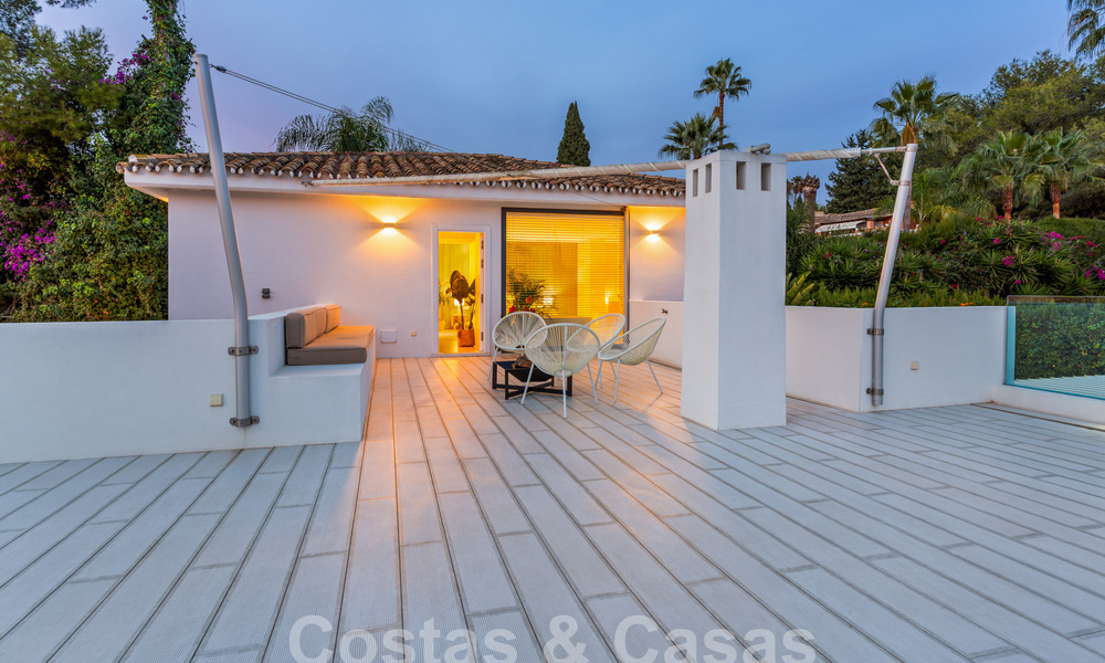 Villa de luxe moderne à vendre avec architecture méditerranéenne contemporaine située á Nueva Andalucia, Marbella 62989