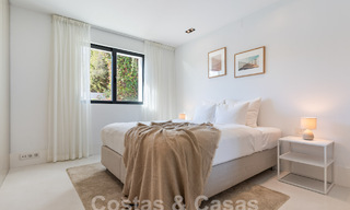 Villa de luxe moderne à vendre avec architecture méditerranéenne contemporaine située á Nueva Andalucia, Marbella 62996 