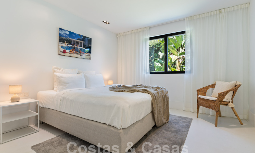 Villa de luxe moderne à vendre avec architecture méditerranéenne contemporaine située á Nueva Andalucia, Marbella 62997