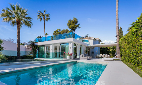 Villa de luxe moderne à vendre avec architecture méditerranéenne contemporaine située á Nueva Andalucia, Marbella 62999