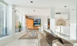 Villa de luxe moderne à vendre avec architecture méditerranéenne contemporaine située á Nueva Andalucia, Marbella 63007 