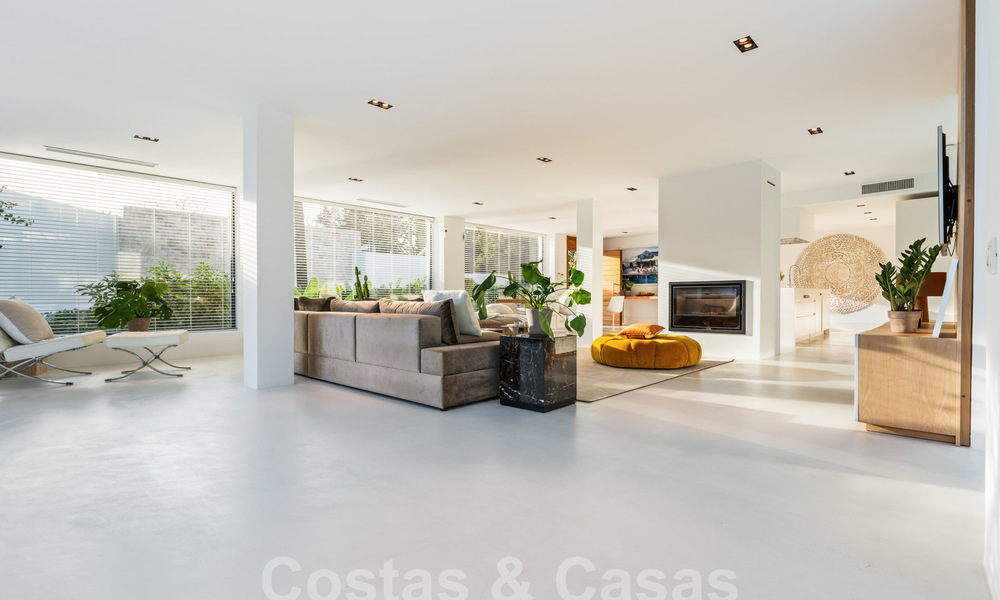 Villa de luxe moderne à vendre avec architecture méditerranéenne contemporaine située á Nueva Andalucia, Marbella 63009