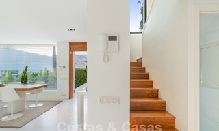 Villa de luxe moderne à vendre avec architecture méditerranéenne contemporaine située á Nueva Andalucia, Marbella 63014 