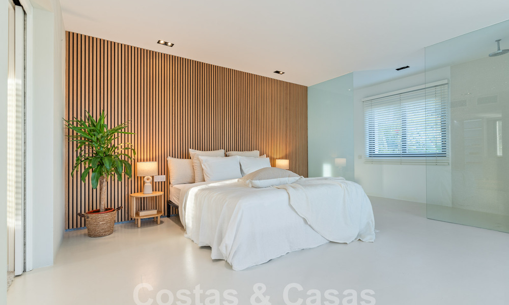 Villa de luxe moderne à vendre avec architecture méditerranéenne contemporaine située á Nueva Andalucia, Marbella 63016