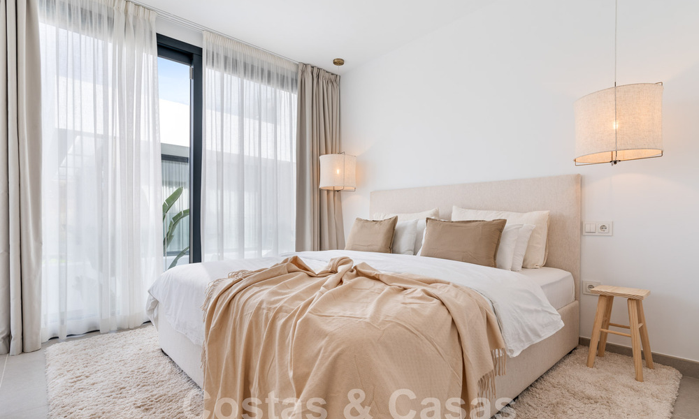 Villa moderne de luxe, prête à être emménagée, à vendre dans un complexe golfique protégé sur le nouveau Golden Mile, Marbella - Estepona 62908