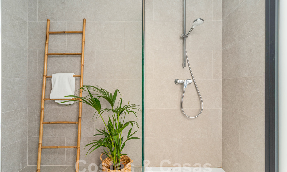 Villa moderne de luxe, prête à être emménagée, à vendre dans un complexe golfique protégé sur le nouveau Golden Mile, Marbella - Estepona 62911