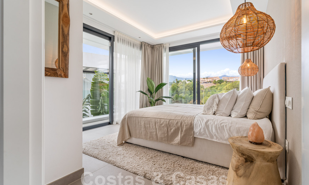 Villa moderne de luxe, prête à être emménagée, à vendre dans un complexe golfique protégé sur le nouveau Golden Mile, Marbella - Estepona 62914