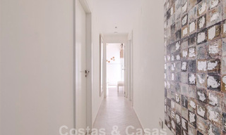 Appartement moderne avec terrasse spacieuse à vendre avec vue sur la mer et à proximité des terrains de golf dans une communauté fermée à La Quinta, Marbella - Benahavis 62946 