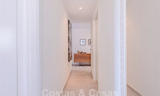 Appartement moderne avec terrasse spacieuse à vendre avec vue sur la mer et à proximité des terrains de golf dans une communauté fermée à La Quinta, Marbella - Benahavis 62959 