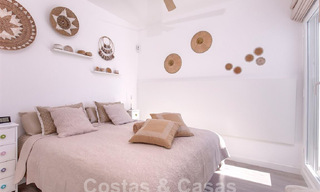 Appartement moderne avec terrasse spacieuse à vendre avec vue sur la mer et à proximité des terrains de golf dans une communauté fermée à La Quinta, Marbella - Benahavis 62972 