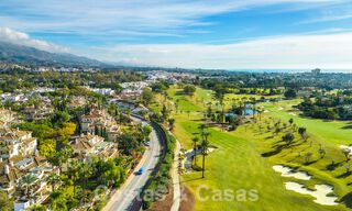 Spacieux et luxueux penthouse de 4 chambres à vendre dans un complexe de golf de première ligne à Nueva Andalucia, Marbella 63049 