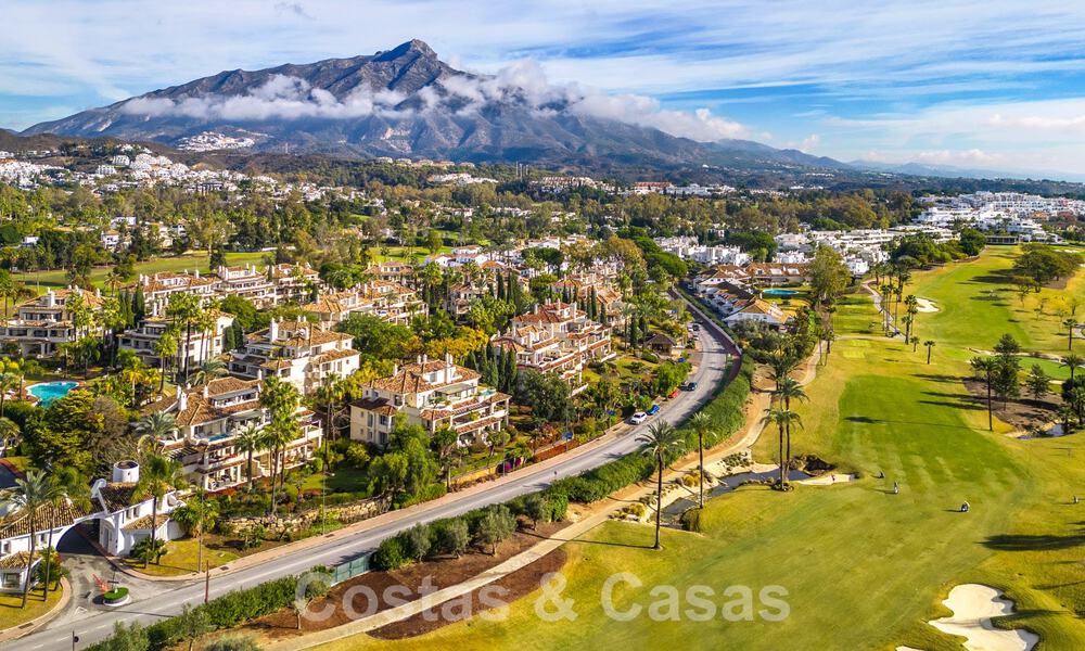 Spacieux et luxueux penthouse de 4 chambres à vendre dans un complexe de golf de première ligne à Nueva Andalucia, Marbella 63050