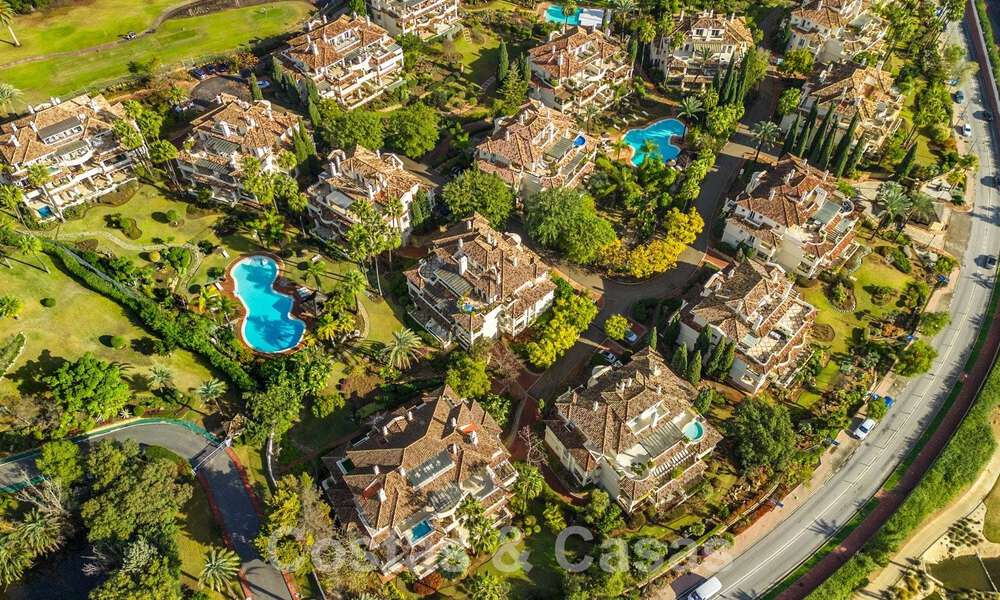 Spacieux et luxueux penthouse de 4 chambres à vendre dans un complexe de golf de première ligne à Nueva Andalucia, Marbella 63051