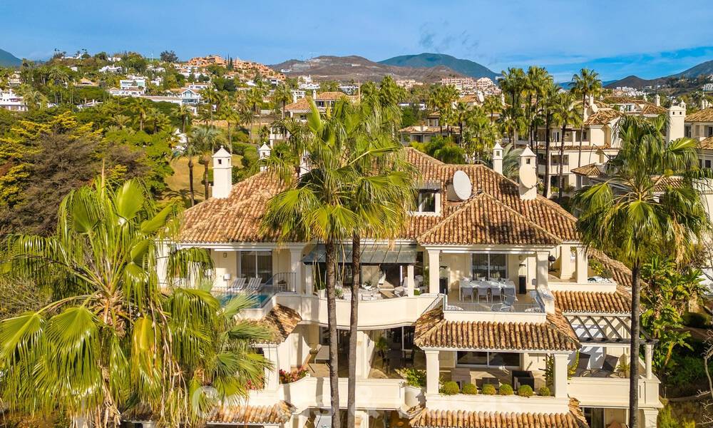 Spacieux et luxueux penthouse de 4 chambres à vendre dans un complexe de golf de première ligne à Nueva Andalucia, Marbella 63052