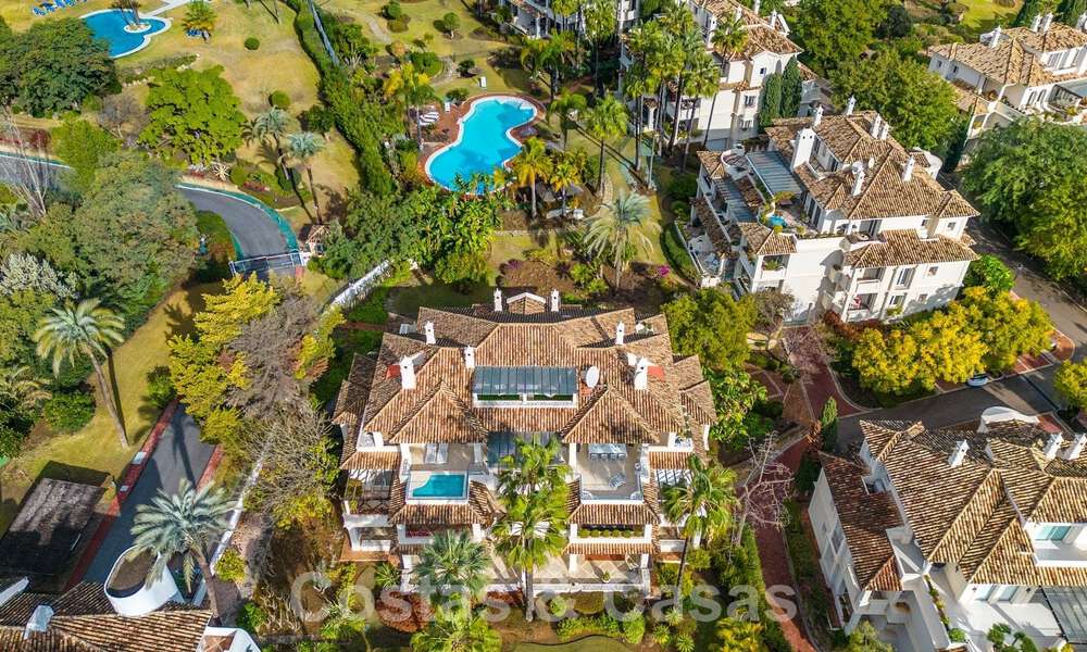 Spacieux et luxueux penthouse de 4 chambres à vendre dans un complexe de golf de première ligne à Nueva Andalucia, Marbella 63053