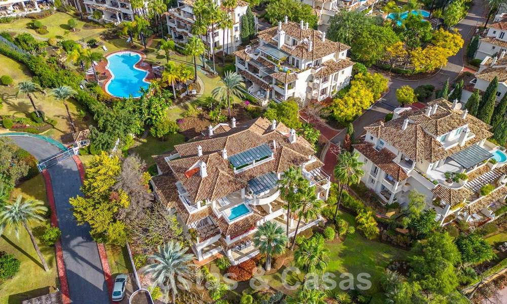 Spacieux et luxueux penthouse de 4 chambres à vendre dans un complexe de golf de première ligne à Nueva Andalucia, Marbella 63054