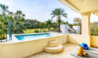 Spacieux et luxueux penthouse de 4 chambres à vendre dans un complexe de golf de première ligne à Nueva Andalucia, Marbella 63060 