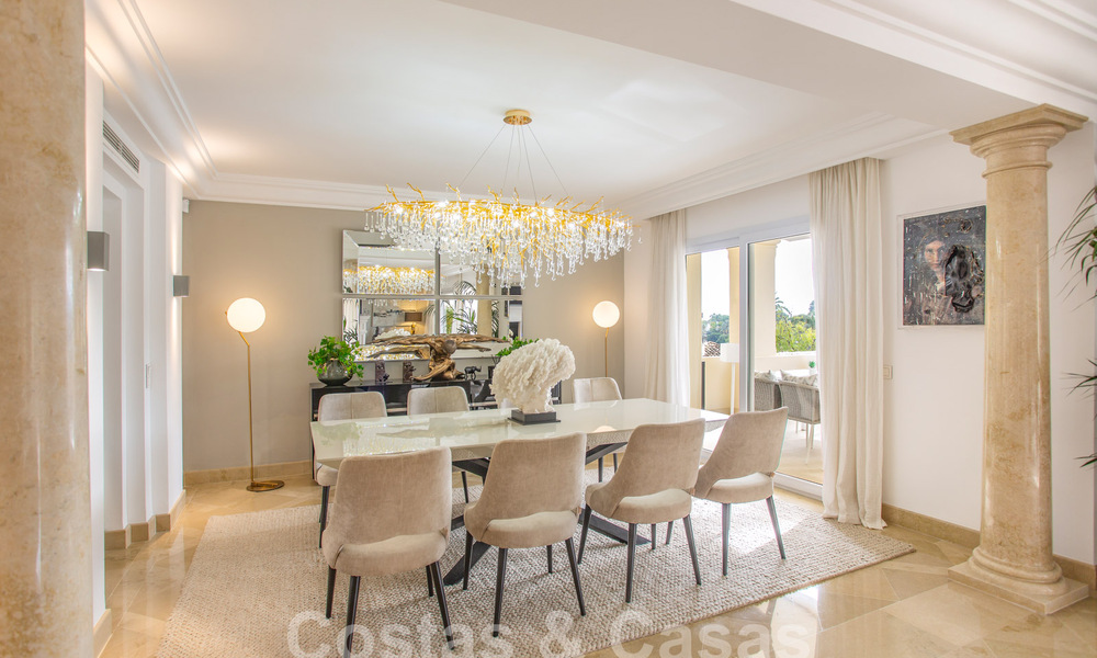 Spacieux et luxueux penthouse de 4 chambres à vendre dans un complexe de golf de première ligne à Nueva Andalucia, Marbella 63062