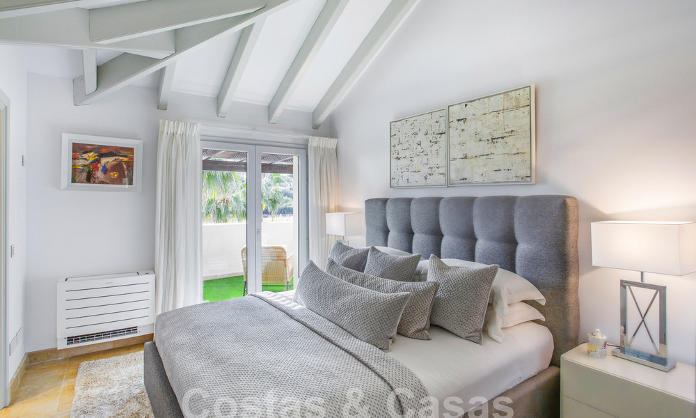 Spacieux et luxueux penthouse de 4 chambres à vendre dans un complexe de golf de première ligne à Nueva Andalucia, Marbella 63070